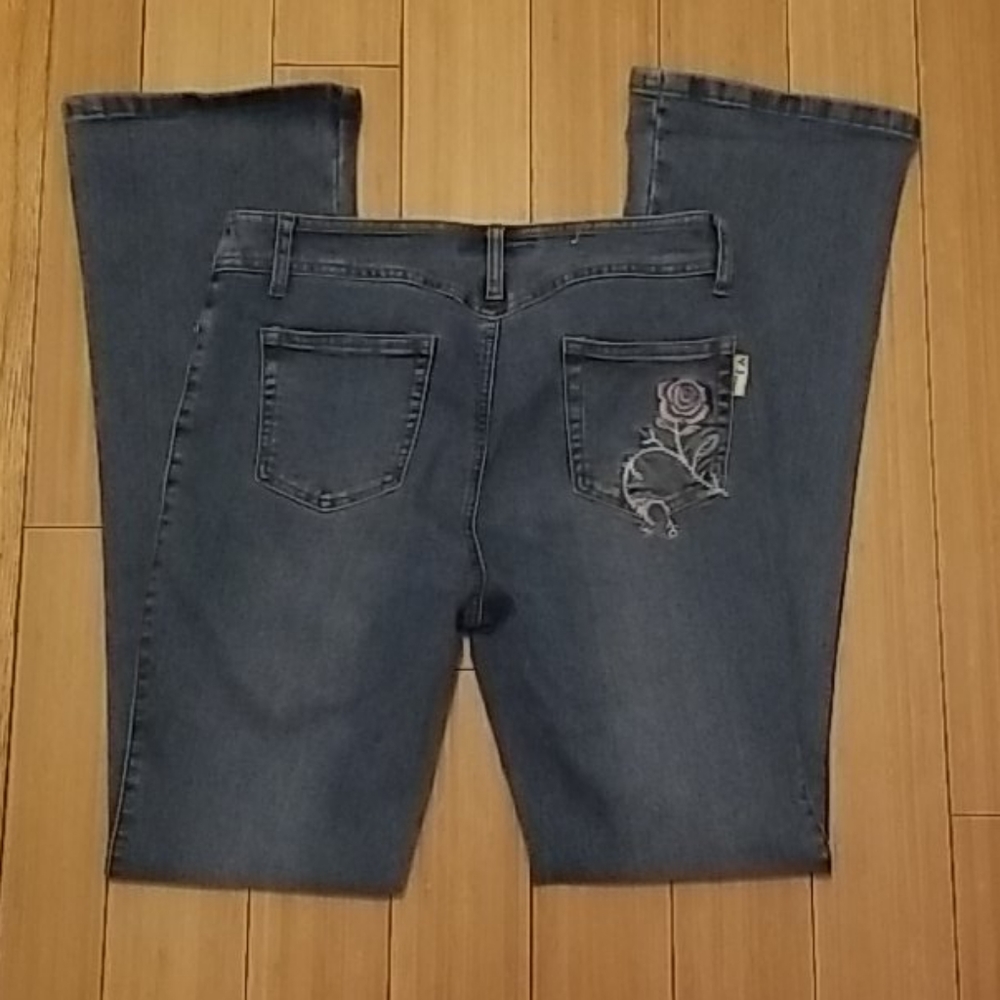 Y.J fashion hand stew jeans size 28